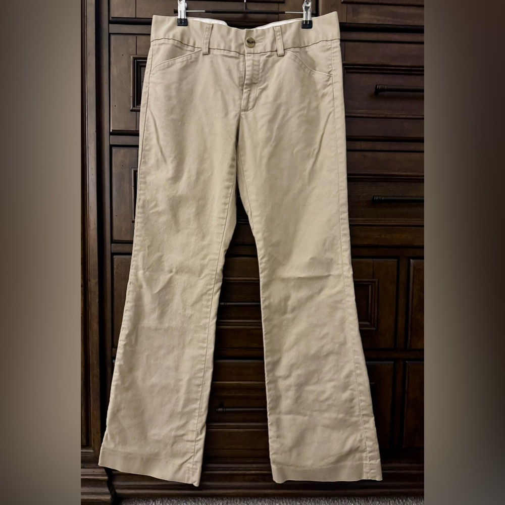 Banana Republic Women's Khaki Pants - Size 10 - EUC